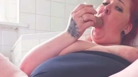 A massive s****t 💦💦💦