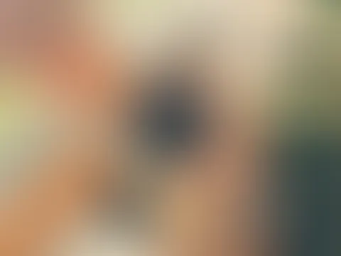 Jetzt gehts erstmal umziehen & ab zum See. Ich muss doch schauen wie mein neuer Bikini sitzt. Willst du es sehen ? ðŸ¤