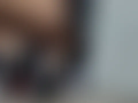 Stehst du auch auf Füße und Heels? Dann bist du auch bei mir richtig ! 🔥Komm einfach in meine Mails das ich dich verwöhnen kann 💦