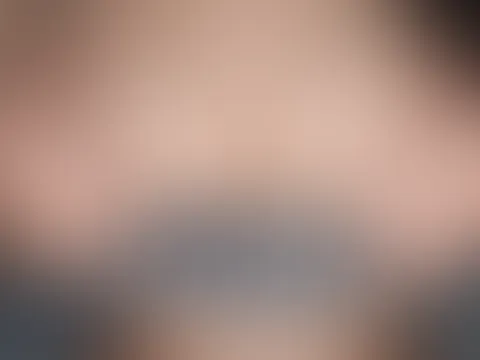 Heiße Bilder in verschiedenen Outfits