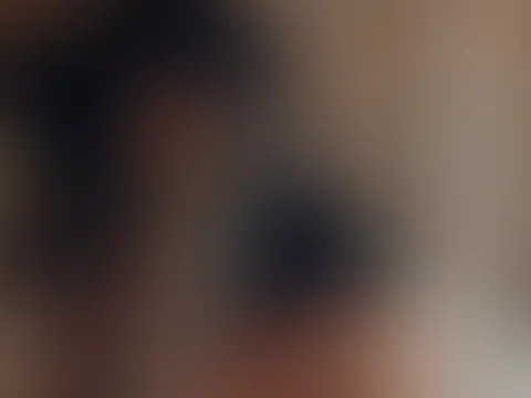 Schlafen gehen oder schaffst du es mich wach zu halten ?🤫💋
