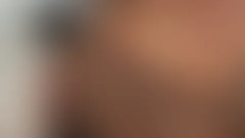 Was sagst du zu meinem sehr durchsichtigen Netzkleid? Es verdeckt einfach nichts 😈
