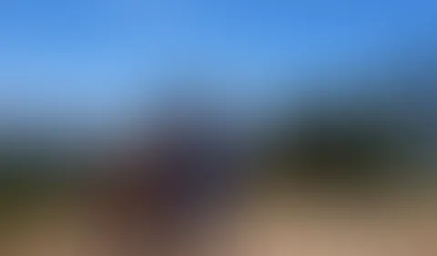 Outdoor facial request behind the scene