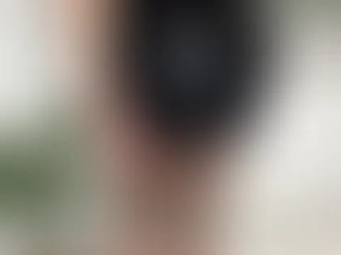Sei ehrlich… wie oft wolltest du mir während des Videos meinen Rock hochziehen? 😏🔥👀
