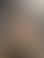 Hi mein Hübscher👋, ich knie hier gerade nackt mit weit geöffnetem Mund vor dir😮. Was würdest du in diesem Fall mit mir anstellen💦💦? Sei ehrlich😜