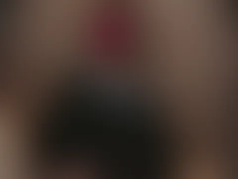 Schau dir an wie ich den Lush an meine p*ssy halte ind seinen Schw*nz mit meinem Füßen verwöhne 😈