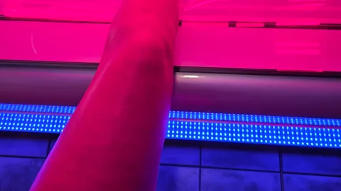 Solarium: bare feet