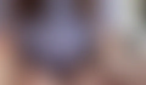 Komplett Rasur! Ich rasiere meine M****i auf dem Balkon!! Wir haben ja schon viel zusammen erlebt.. Jedoch war es »da unten« immer schon fertig rasiert und ich habe dir nie gezeigt wie ich um meine G