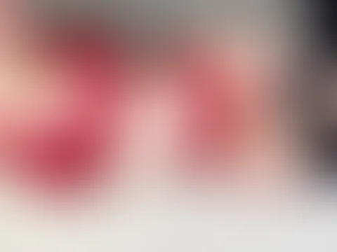 Ich warte auf dich 😘 kommst du vorbei und verwöhnst mich?