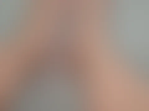 Soll ich dir einen schönen Footjob verpassen? 😏