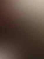Die Sarah war im Büro einfach viel zu unkonzentriert und musste abends noch ein paar Angebote machen. Dabei war es aber sooo langweilig. Leider kam der Mitbewohner dazwischen und hielt direkt die Kam