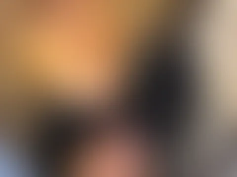 Mädelsabend 🥂Ich bin ready und trage mein kleines Geheimnis ganz nah bei mir! 🤫 Der Lush ist bereit und ich liebe den Gedanken, dass du die Kontrolle übernehmen könntest, während ich hier feiere. 🎉