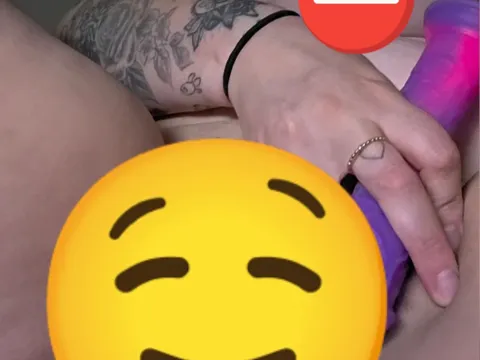 Rosa-Lila Dildo Spaß😜
