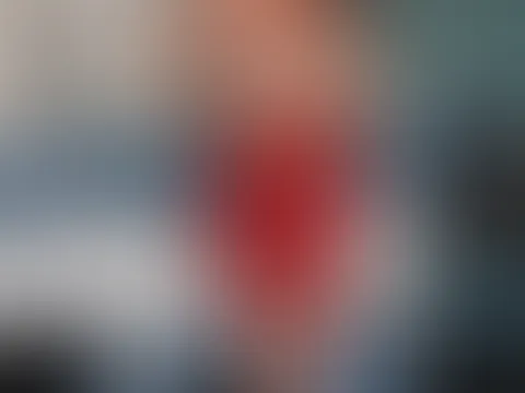 Lass den Alltag fallen – hab ein schönes Wochenende prickelnd, entspannt und ein bisschen sündig 😉❤️🔥😘