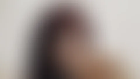 A hot, big, thick dildo in my tight p***y