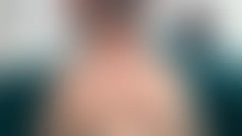 Kommst du mit in den Pool 💦💦💃🫦?
