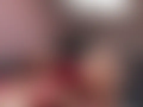 Hast du jemals so eine geile Milf gesehen? 💦👅