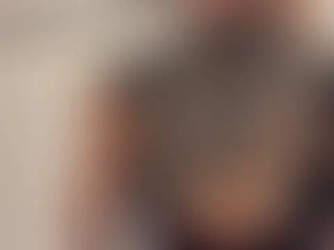 Türchen Nr. 4 💙 Hier siehst du wie ich mich ausziehe meine Titten massiere & meinen prachtvollen Körper einöle 🤍😏