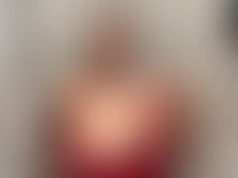 Mach mich nass .... und zieh mich dabei aus .... Für mehr geilen Content bin ich gern im Chat für Dich da oder liebend gern auch live in der CAM.