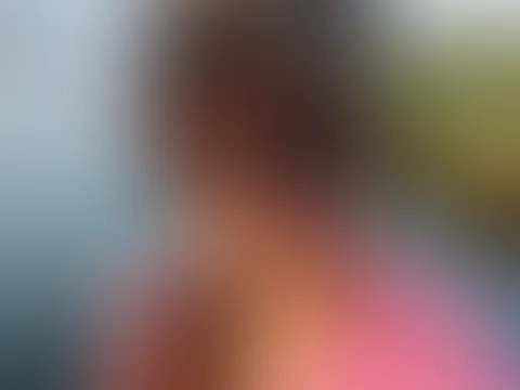oh, was für ein tolles wetter… ☀️😈 es flüstert mir direkt zu: „Zieh dich aus“ 🔥 Will schon alles ausziehen und die Sonne auf nackter Haut spüren…