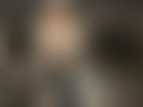 Gerade noch schnell auf dem Weg nach oben… aber ich frage mich, wer mich heute eigentlich begleitet hätte. 😉 Ein Drink, ein bisschen zu lang in die Augen schauen… und vielleicht wird der Abend dann d