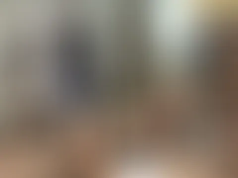Skinny S****a Teen Lisa auf geht’s zum AO Gangbang