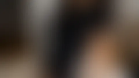 Wer legt sich hinter mich und rammelt mir seinen S*****z so tief in die Fötze, dass ich stöhne? 🤪