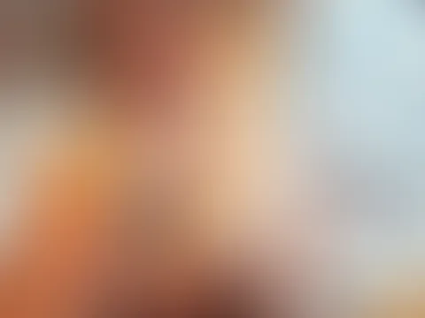 Guten Morgen du 😌 Ich sollte eigentlich brav sein… aber irgendwie hab ich viel mehr Lust, dich ein kleines bisschen verrückt zu machen 😏