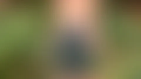 Wir beide alleine im Wald: wie bringst du mich dazu die Hose ganz aus zu ziehen?