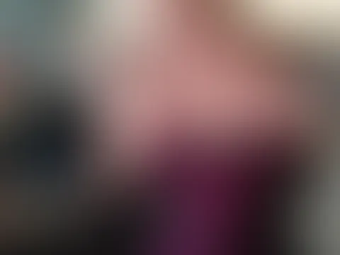 Hallo, heute Body-Tag😍. Magst du ihn mir runter reißen und mich geil nehmen❓💦 Dann komm doch in meine Cam🎥 oder Videocall 📞bis 16 Uhr heute. Freue mich auf dich 🍆❤️