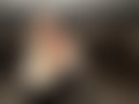 Kurzer Spiegelmoment im Aufzug… konnte nicht widerstehen 😏 Manchmal sind es genau diese spontanen Fotos, die am meisten Spaß machen. Ein bisschen Blick für euch – und vielleicht noch ein bisschen meh
