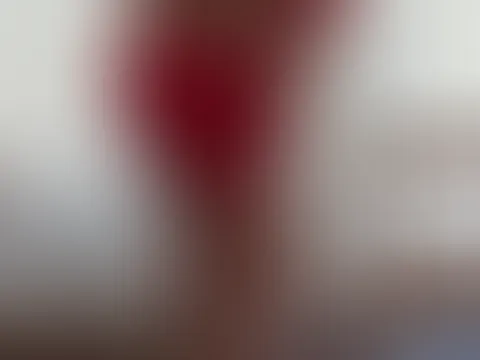 Heute dürft ihr kreativ sein. 🥰 Welcher liebevolle oder freche Spitzname passt zu meiner natürlichen Art und meinen Kurven? Ich freue mich auf eure Ideen. 💬