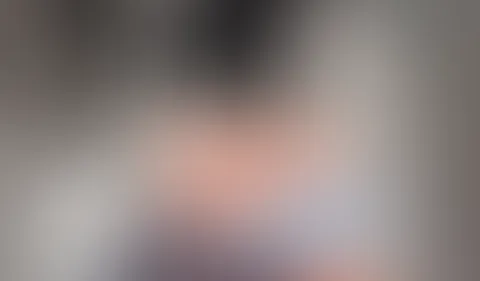 gerade am Flughafen angekommen und konnte mich den ganzen Flug nicht zurück halten was geiles anzuschauen und mich heimlich zu betatschen😍🤤 also jetzt erstmal schnell auf die Toilette und mich finge