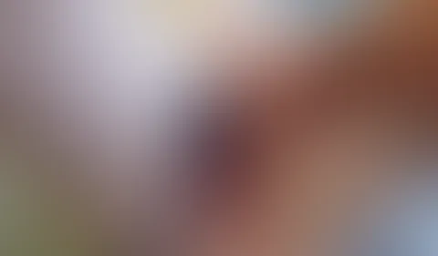 Wurden wir gesehen? Mein Kumpel fingert mich im Wald! Alleine Fingern macht natürlich Spaß, aber wenn einem dann kräftige Männerhände zur Hand gehen ist es natürlich noch viel geiler! Also lasse ich