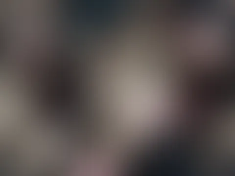 Squirting Skinny Teen Cathaleya lässt es laufen