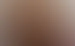 Wenn ich erregt bin, tropft es aus mir – warm, süß, echt. Würdest du mit der Zunge kosten? #p***y #feucht #milf #lust #körper #begehren #nackt