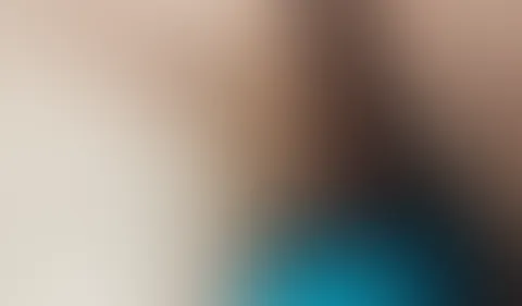 Der Ben war wieder zu Besuch und er fährt volle Kanne auf meine Füße ab🥰👣💖🤗. Ich dachte mir eine Fußmassage könnte ich sehr gut vertragen und er vielleicht eine S*****z Massage😎😜. Gesagt getan.