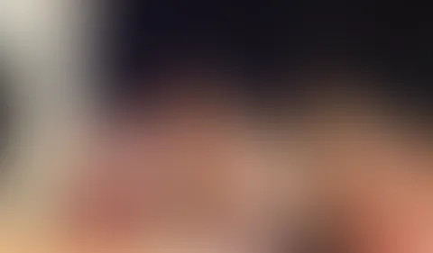 Zwei Weiber schreien um die Wette