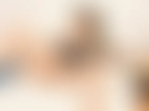 Im schwarzen body geil besorgt 💦