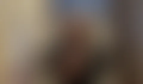 Lockenlicht und ihr Glasdildo besorgten es der großen dauergeilen P***y! Sie penetrierte sich ihr Loch hart bis zum Orgasmus! Die Hardcoremilf weiß, wie sie zusammen mit Dir ihr F**kloch bedient! 🥵 A