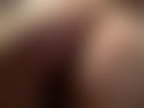 Würdest du mir zum Einschlafen an meiner P***y spielen und sie nochmal schön feucht machen?...🫦💦
