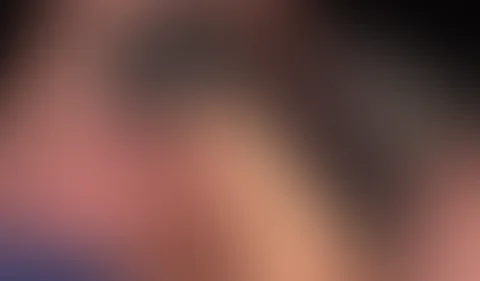 MiaXXX - Footjob im Auto