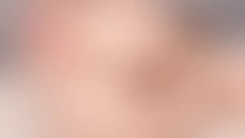 Legst du dich zu mir und kümmerst dich um meinen Hintern? 😈