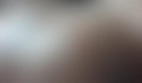 Meine süße P***y wird unter der Dusche jedesmal schön verwöhnt 💦🤤 schön glatt rasiert und eingeseift. Heute zeig ichs dir mal schön langsam in Zeitlupe, wie ich meine Lippen spreize 😈