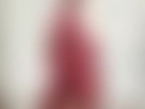 Sollen wir diesen Montag zusammen in was Heißes und Schönes verwandeln? 😏 Wie schlägst du dich mit dem Wochenstart, Süßer? Schreib mir, erzähl, was du gerade machst… vielleicht heb ich dir die Laune?