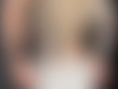 Hey Babe hilfst du mir beim Ausziehen ?