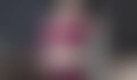 Hier ist der Clip, in dem ich meinen BH ganz zurückziehe und dir meine Brüste vollständig zeige. Wie findest du diese Enthüllung? 😈💋
