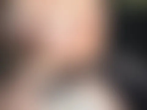 Im Feed habe ich die Hand für dich weggenommen💋 du siehst meine großen weichen Brüsten und auf den anderen Bildern und Videos noch viel mehr😏 Mit "Alice25" kannst du sparen. Lass es dir nicht entgeh