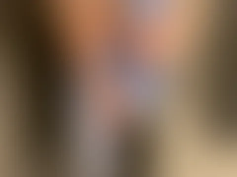 Es rappelt aus der Umkleidekabine im Dessous-Laden nach der Anprobe