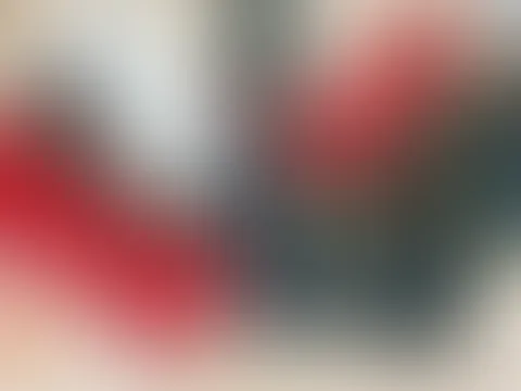 Du stehst auf Stiefel? Dann haben wir schon etwas gemeinsam 😏 Ich liebe hohe Stiefel... dieses Gefühl, wenn sie langsam meine Beine hochgehen und ich weiß genau, wie sie wirken. Ein bisschen frech, e